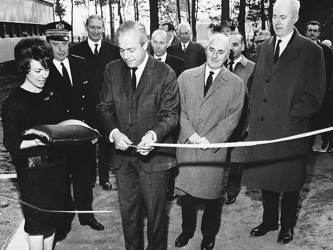 Inauguration du centre scientifique par M. Michel Maurice-Bokanowski