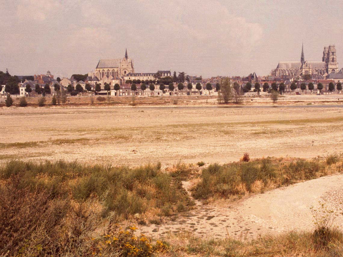 La Loire à Orléans durant la sécheresse de l’été 1976.