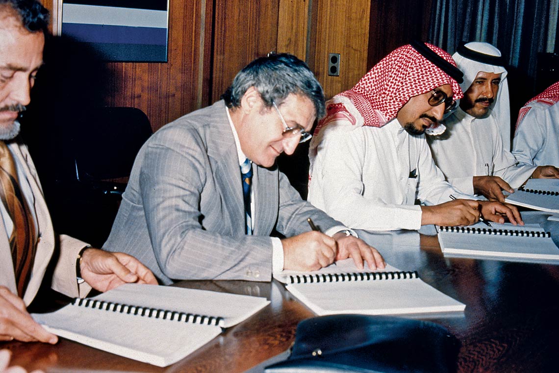 Signature du contrat SAQ, 1980