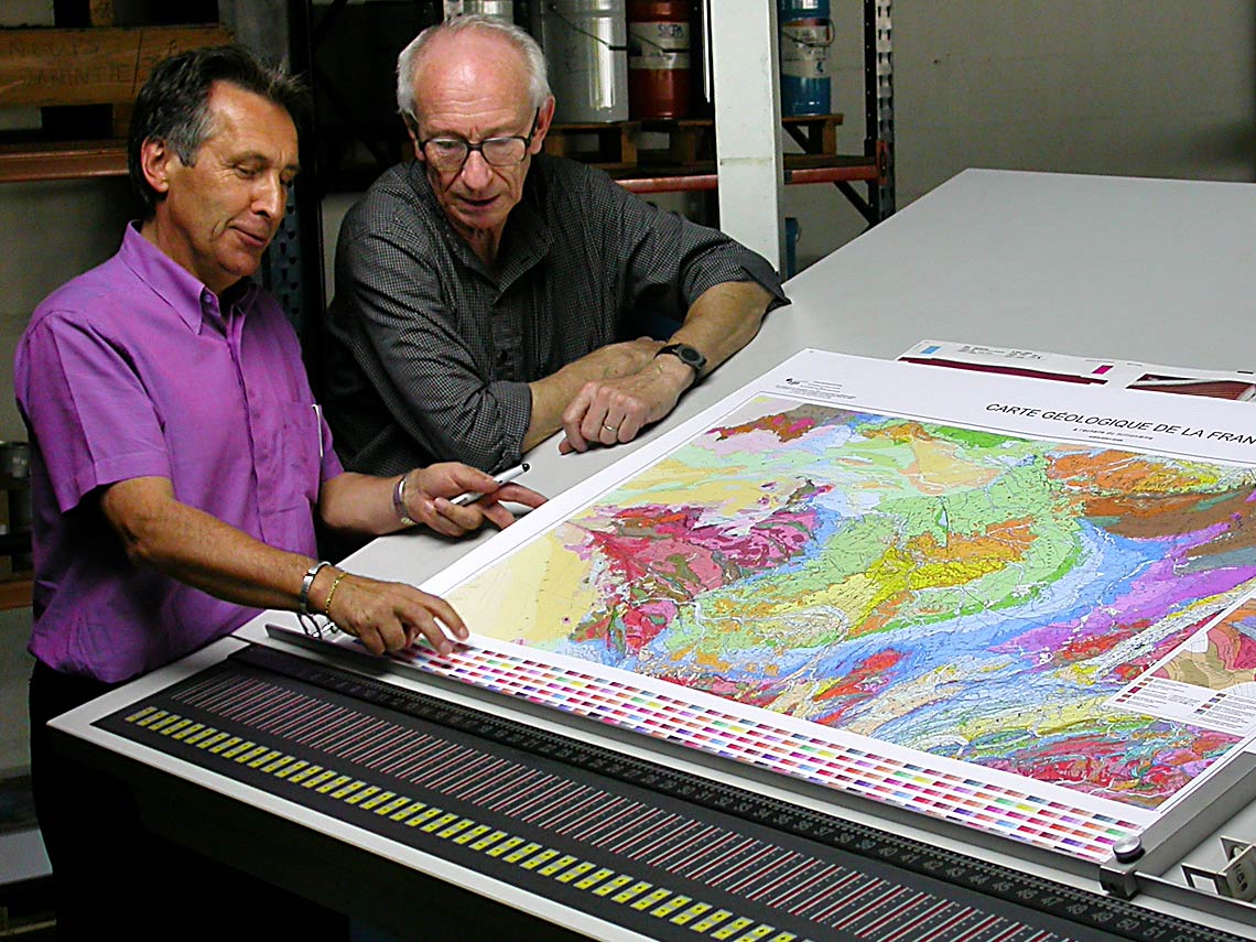 Vérification de l’essai couleurs, des teintes avant impression de la carte géologique de la France à l’échelle 1/1 000 000