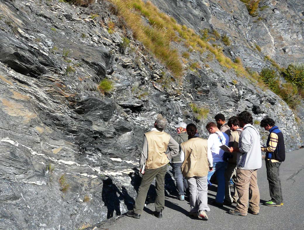 École de terrain dans les Alpes avec les étudiants de l’ENAG (2010) © BRGM - Johann Tuduri